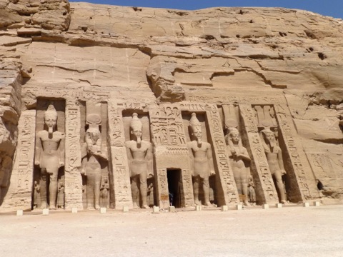 Abu-Simbel-Nefertaris-Temple